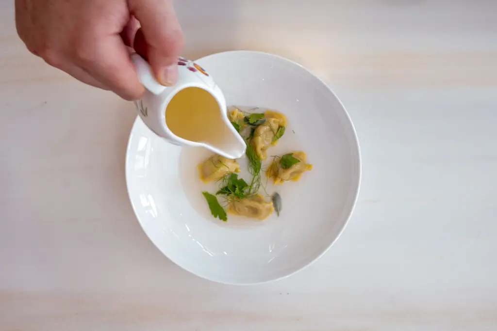 Ravioli di anguilla di Domu ristorante di Cantina Argiolas a Serdiana