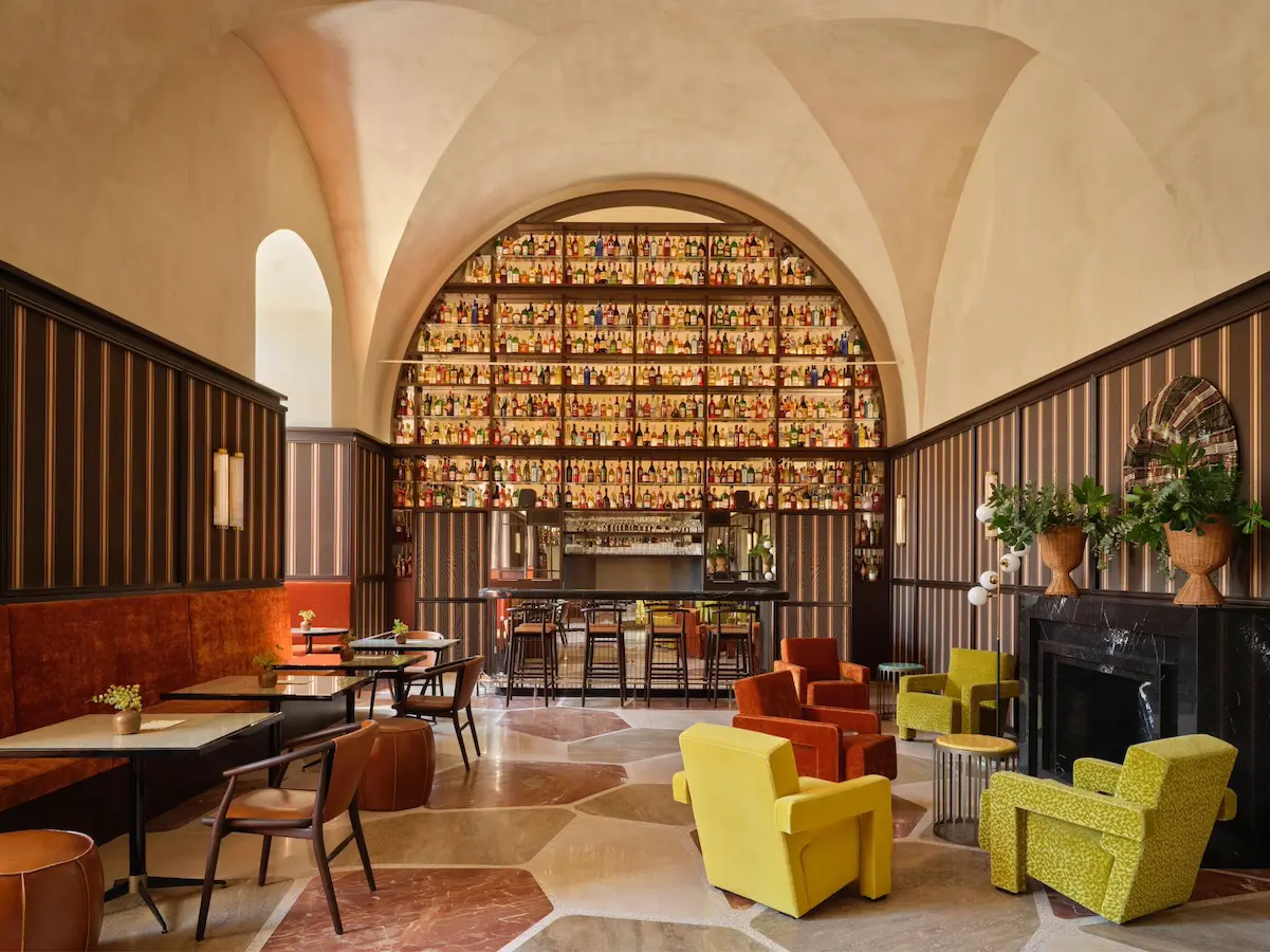 Un ex tabacchificio alle porte di Ostuni diventa un super hotel con la cucina di Andrea Berton Un ex tabacchificio alle porte di Ostuni diventa un super hotel con la cucina di Andrea Berton