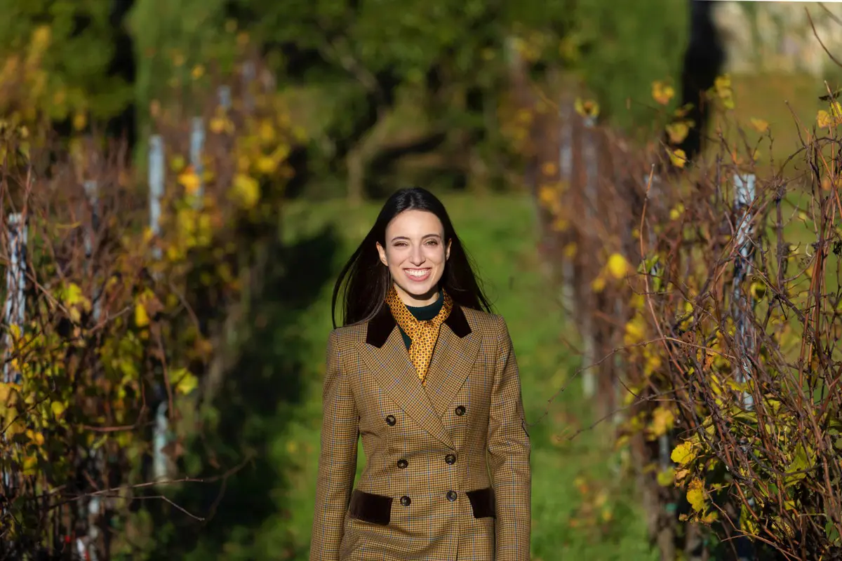 Dalla toga alle bollicine: la giovane giurista che ha deciso di aprire una cantina in Franciacorta Dalla toga alle bollicine: la giovane giurista che ha deciso di aprire una cantina in Franciacorta