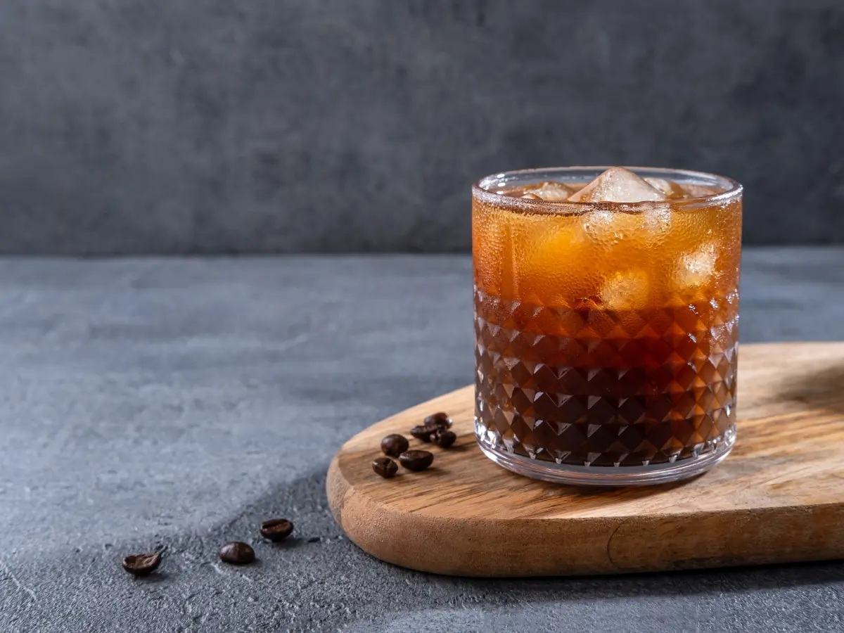 Perché ci ostiniamo a bere l’espresso tonic (lo abbiamo assaggiato anche noi) Perché ci ostiniamo a bere l’espresso tonic (lo abbiamo assaggiato anche noi)