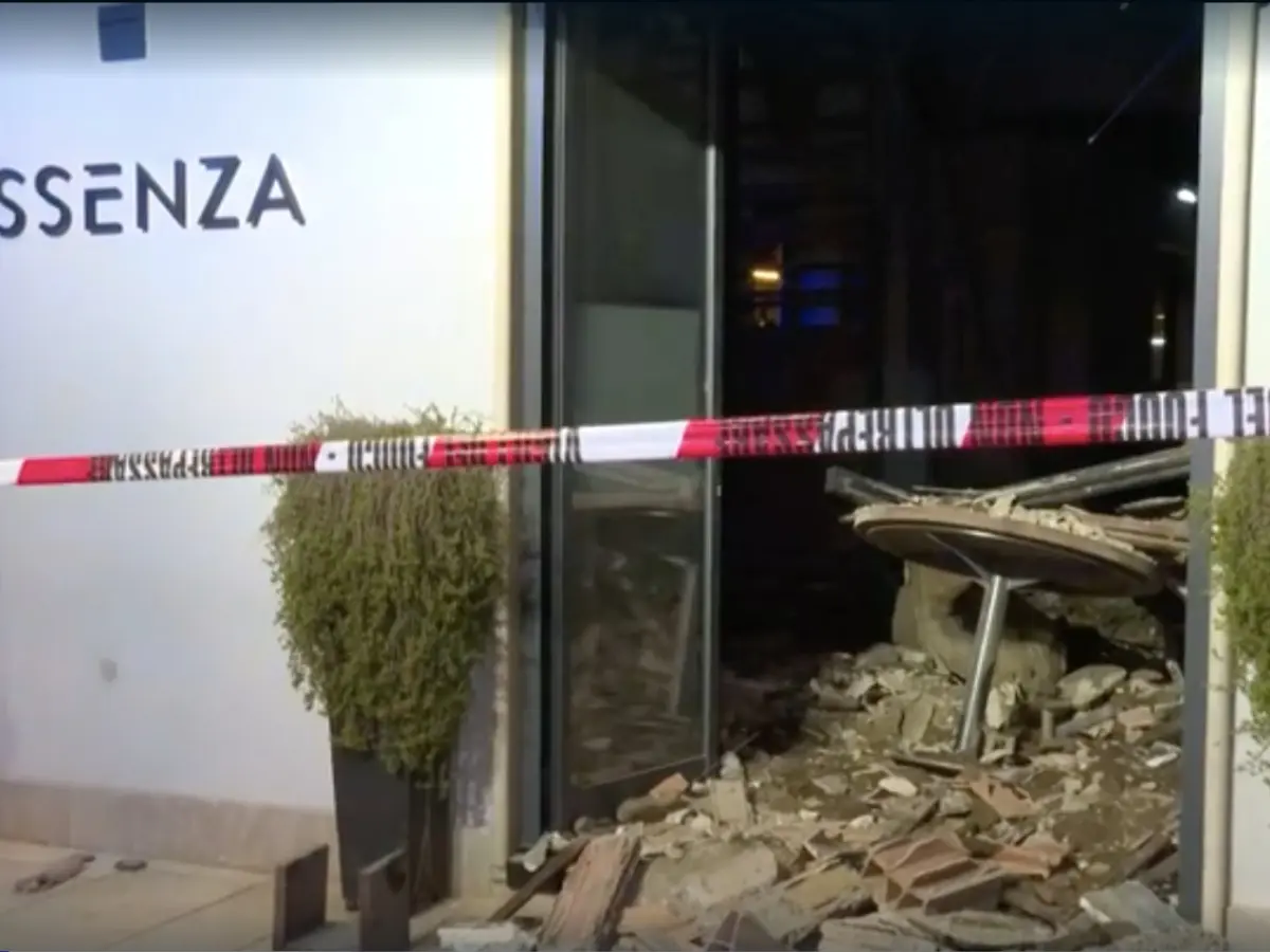 “A gennaio avevamo ristrutturato il tetto”. Crolla il solaio di Essenza a Terracina, muore la giovane sommelier “A gennaio avevamo ristrutturato il tetto”. Crolla il solaio di Essenza a Terracina, muore la giovane sommelier