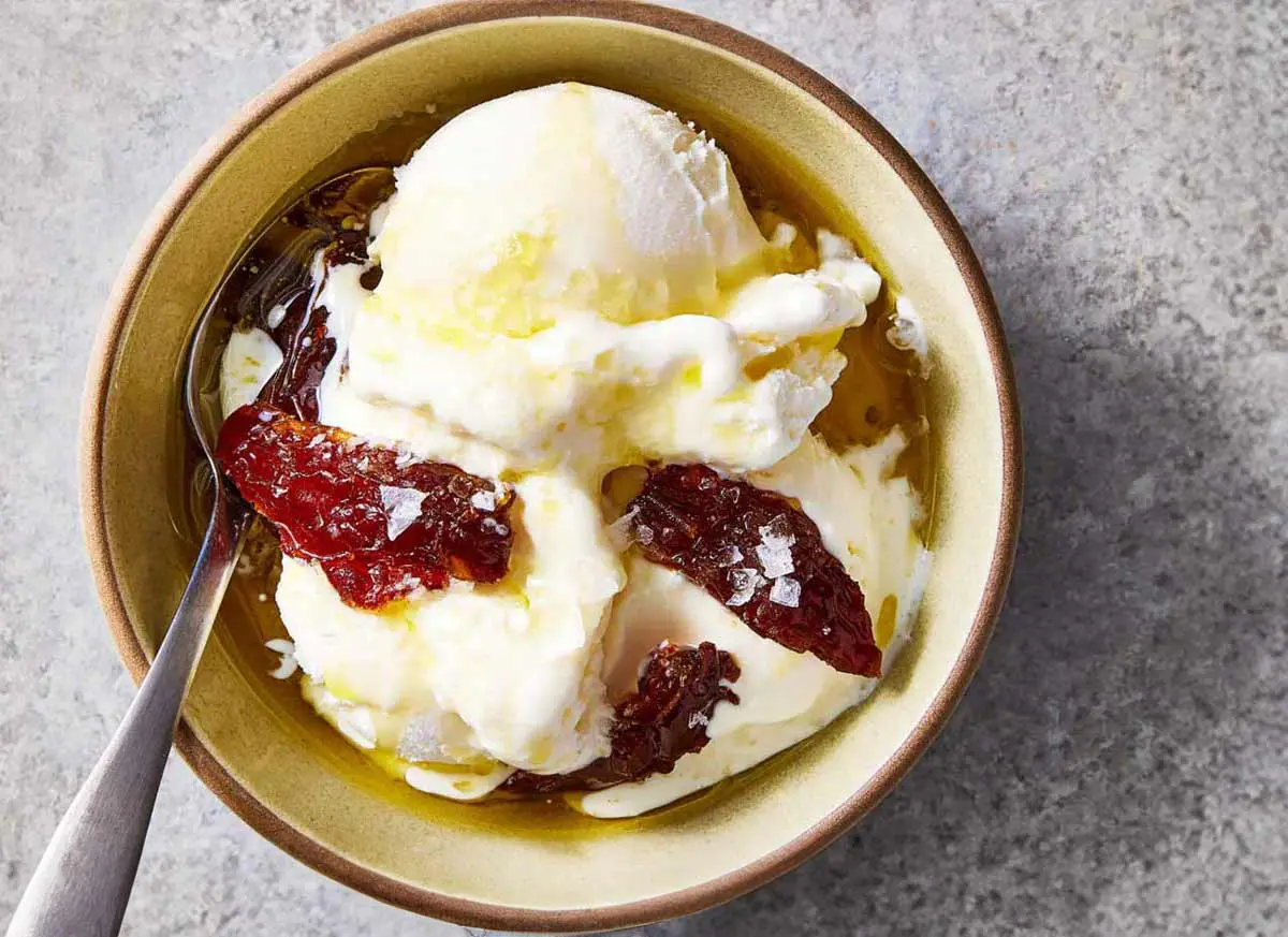L’olio extravergine sul gelato al posto del cioccolato. La scoperta (con errore) del New York Times L’olio extravergine sul gelato al posto del cioccolato. La scoperta (con errore) del New York Times