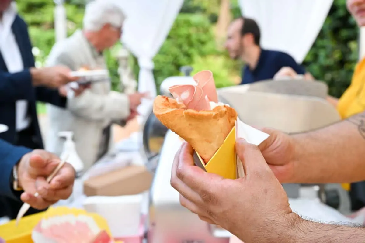 Quanto costa oggi un panino? Ecco come lo street food cambia negli anni dell’iperturismo (in numeri) Quanto costa oggi un panino? Ecco come lo street food cambia negli anni dell’iperturismo (in numeri)