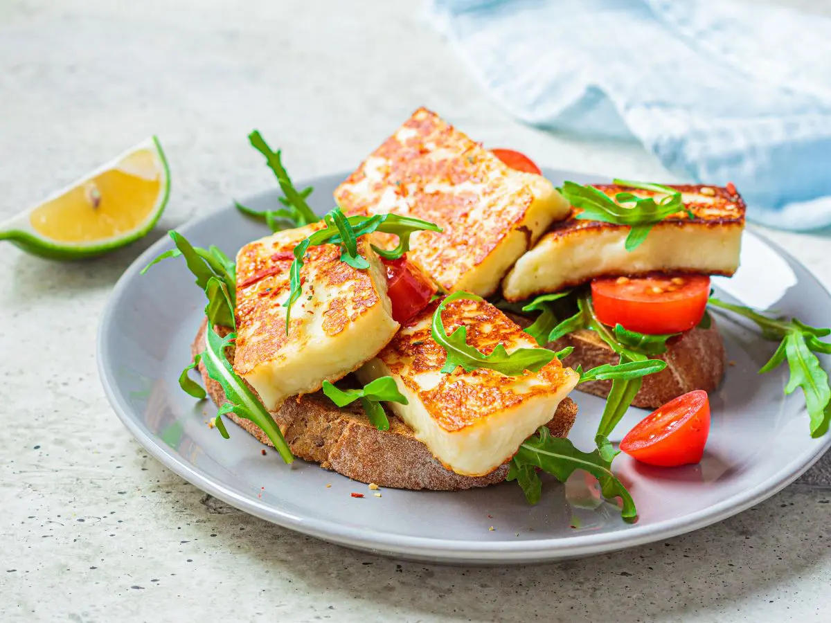 insalata con halloumi
