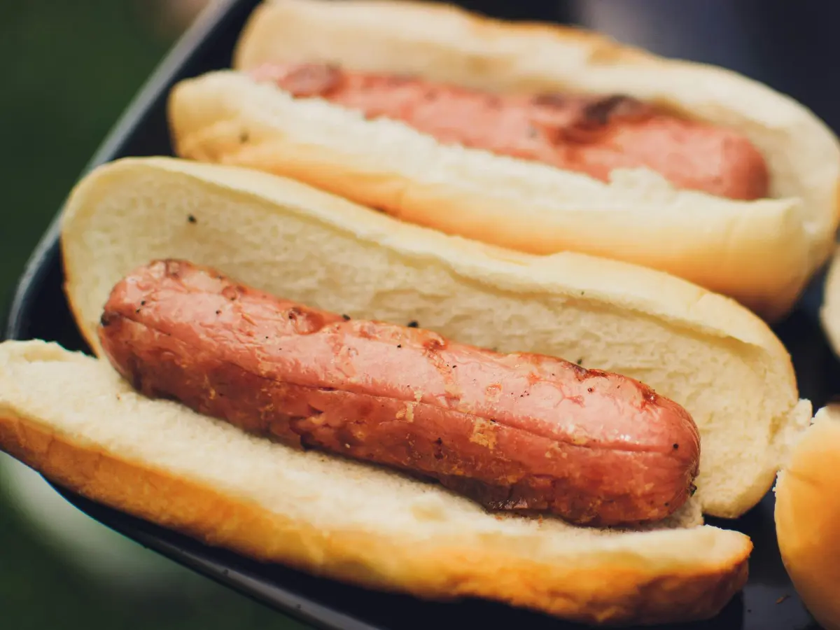 Un hot dog al giorno è un serio pericolo per la salute. Un nuovo studio mette in luce gli effetti del junk food Un hot dog al giorno è un serio pericolo per la salute. Un nuovo studio mette in luce gli effetti del junk food
