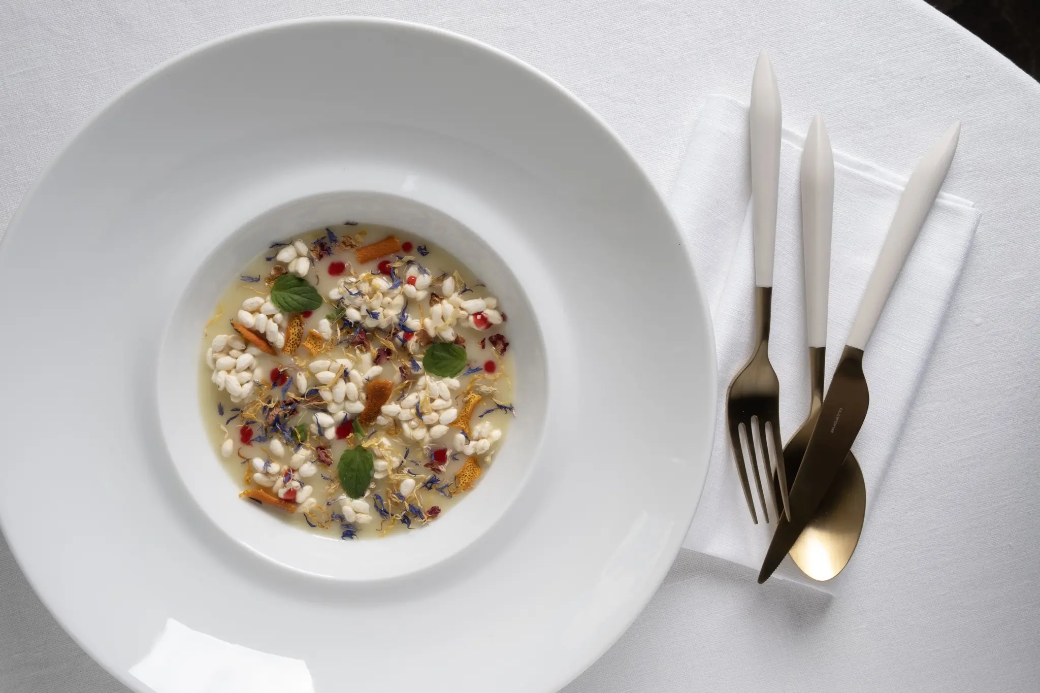 Il re delle stelle Michelin in Liguria apre un nuovo ristorante: ecco Luv di Mauro Ricciardi Il re delle stelle Michelin in Liguria apre un nuovo ristorante: ecco Luv di Mauro Ricciardi