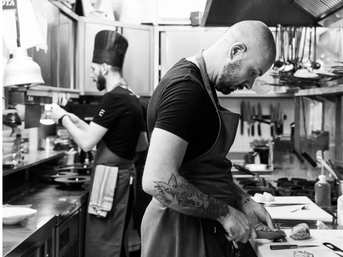 “Scavavo a mani nude, chiamavo Mara ma non rispondeva”. Lo chef Nardoni racconta il crollo del ristorante Essenza “Scavavo a mani nude, chiamavo Mara ma non rispondeva”. Lo chef Nardoni racconta il crollo del ristorante Essenza