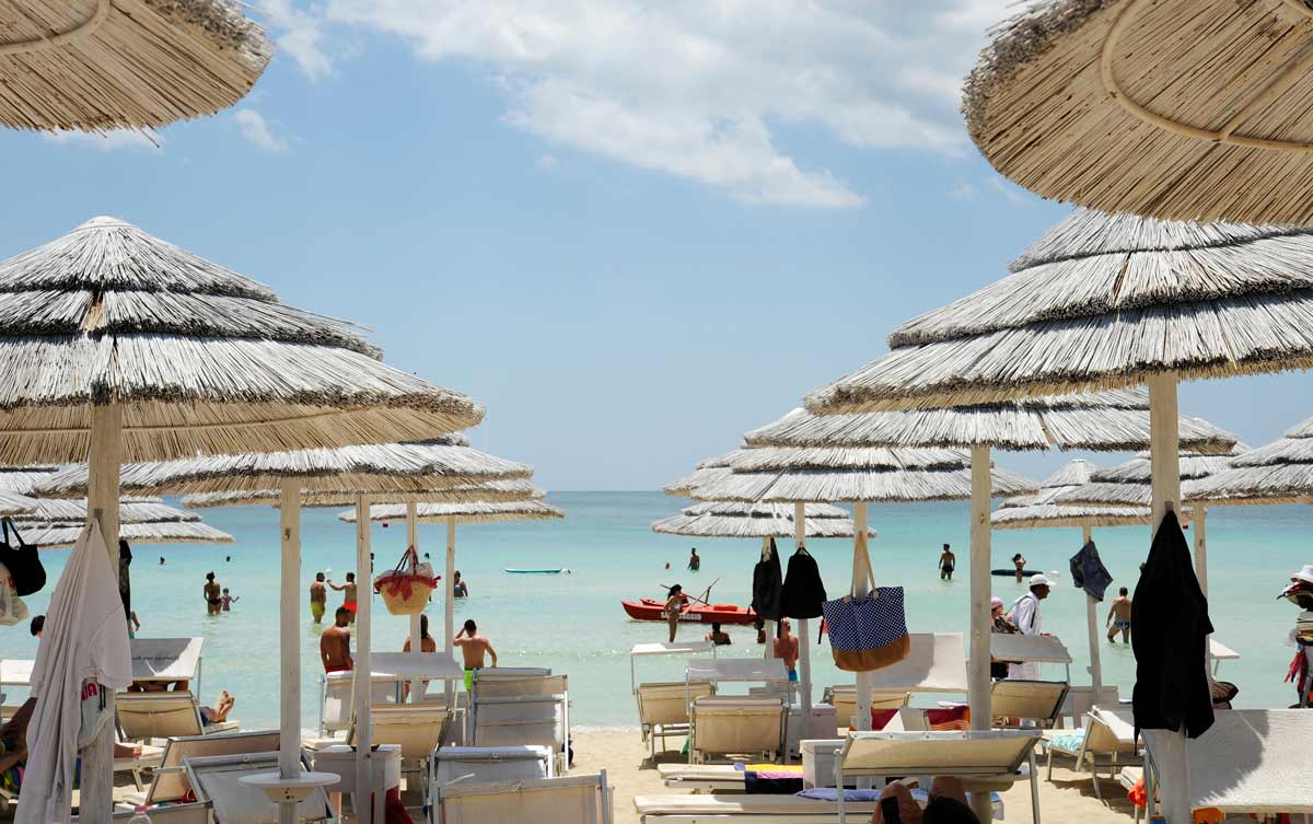 “In spiaggia e al bar niente bambini”. La decisione di uno stabilimento a Milano Marittima “In spiaggia e al bar niente bambini”. La decisione di uno stabilimento a Milano Marittima