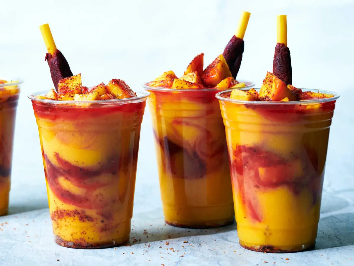Che cos’è la chamoyada, la granita messicana con dentro una caramella