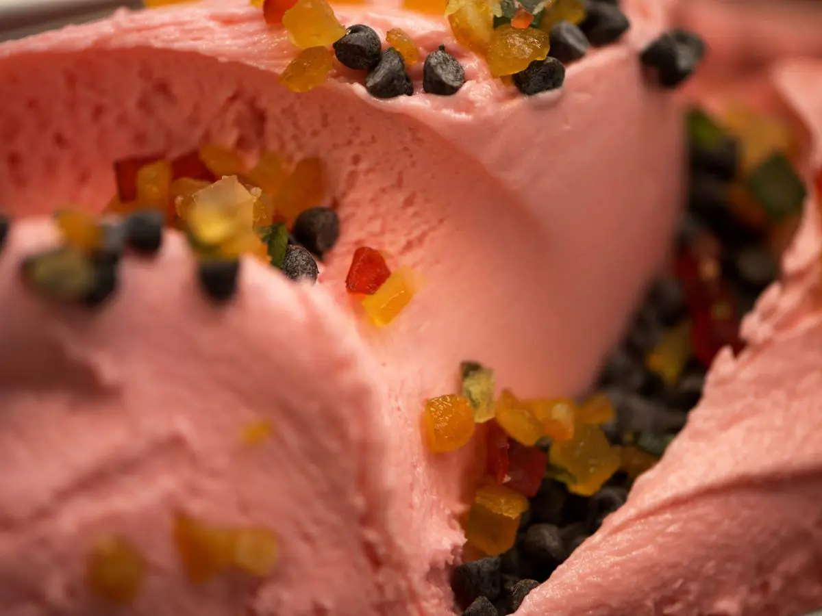 Che cos’è la Crema Reggina, l’iconico gelato rosa che trovi solo a Reggio Calabria Che cos’è la Crema Reggina, l’iconico gelato rosa che trovi solo a Reggio Calabria