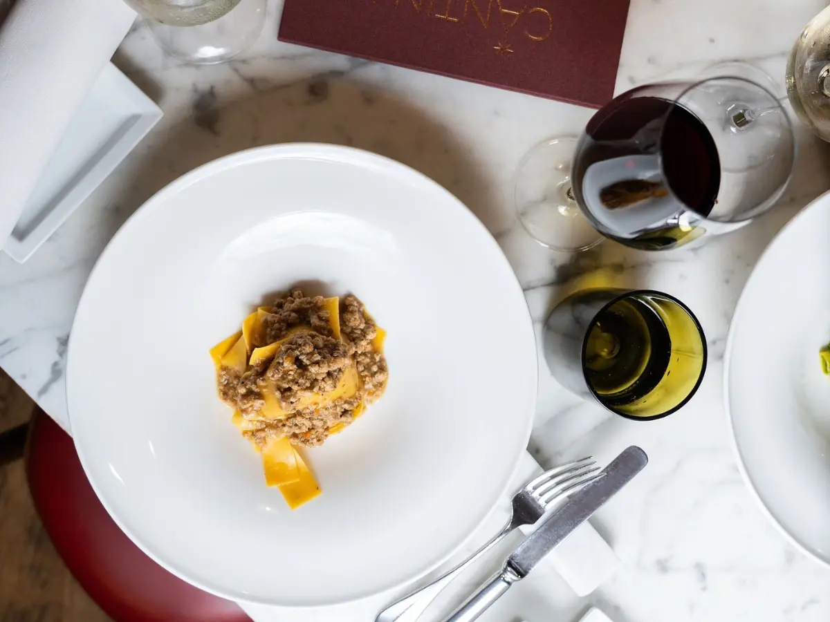 Il vecchio e affascinante monastero toscano trasformato in un albergo con cucina