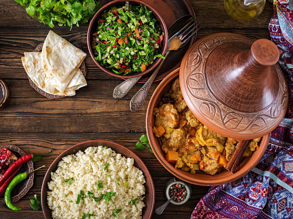 Tajine, la pentola che racconta mille anni di cucina marocchina Tajine, la pentola che racconta mille anni di cucina marocchina