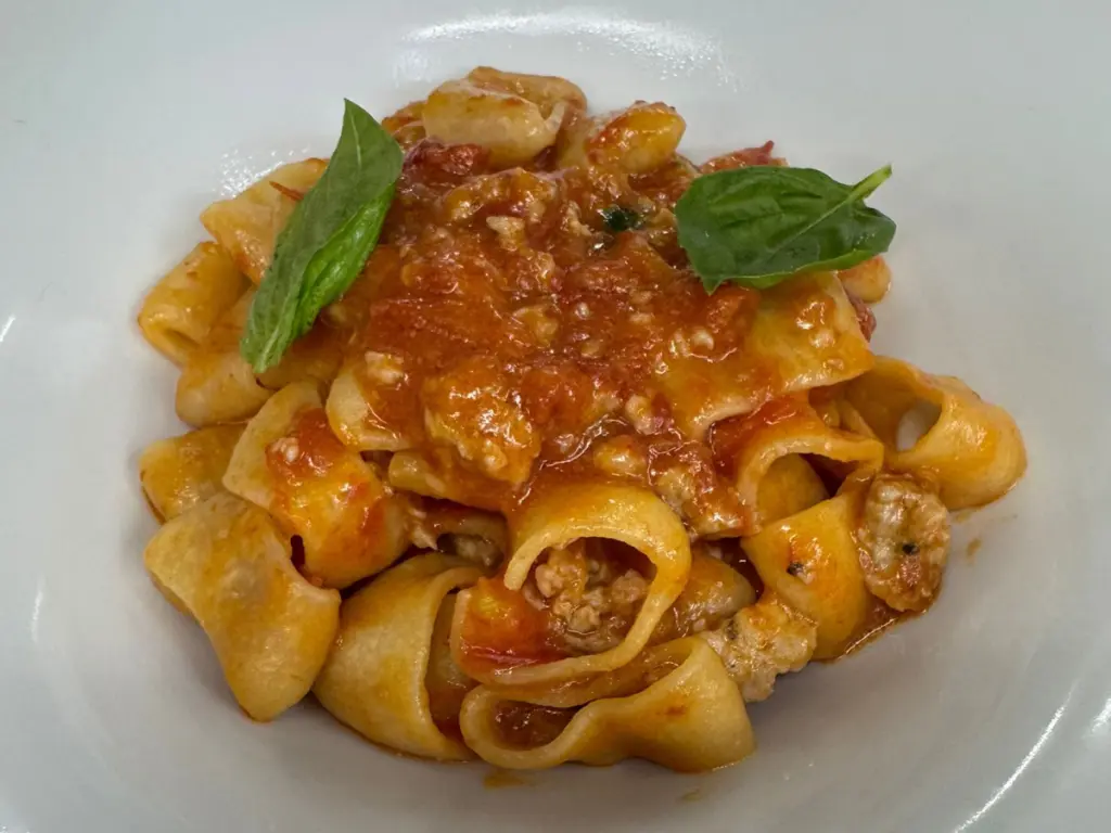La robiola di Roccaverano tagliata a spicchi