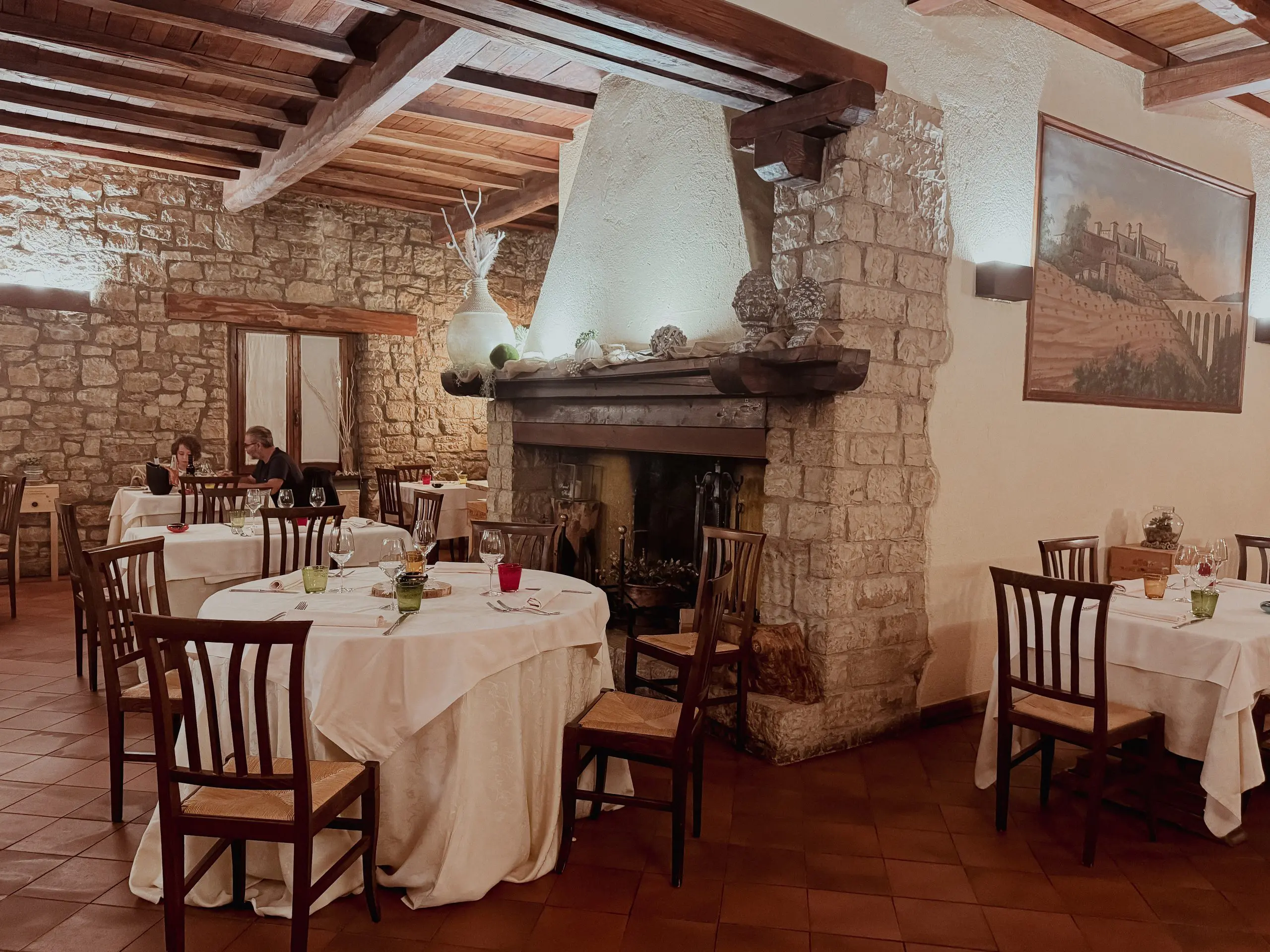 La trattoria immersa nei boschi dell’Umbria regno indiscusso di funghi e carne allo spiedo