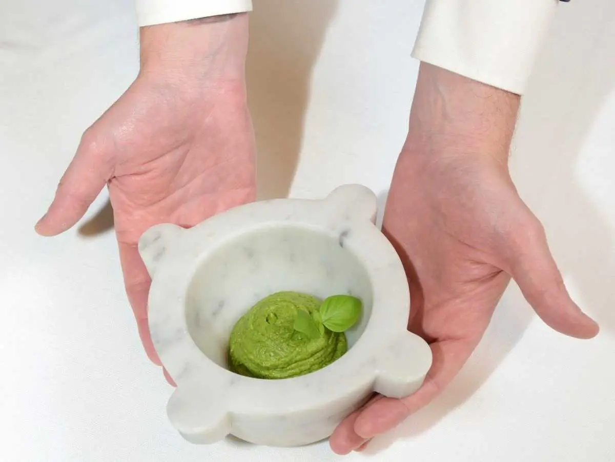 Pesto al mortaio di Ivano Ricchebono. Foto di Paolo Picciotto