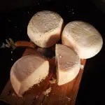 formaggio di fossa appena sfossato