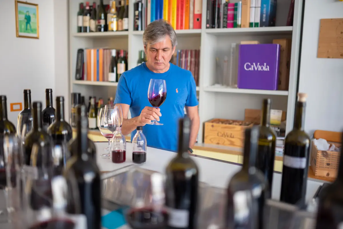 “I vini degli anni Novanta? Esagerati. Oggi non li rifarei”. Per Beppe Caviola cambiare approccio oggi è inevitabile “I vini degli anni Novanta? Esagerati. Oggi non li rifarei”. Per Beppe Caviola cambiare approccio oggi è inevitabile
