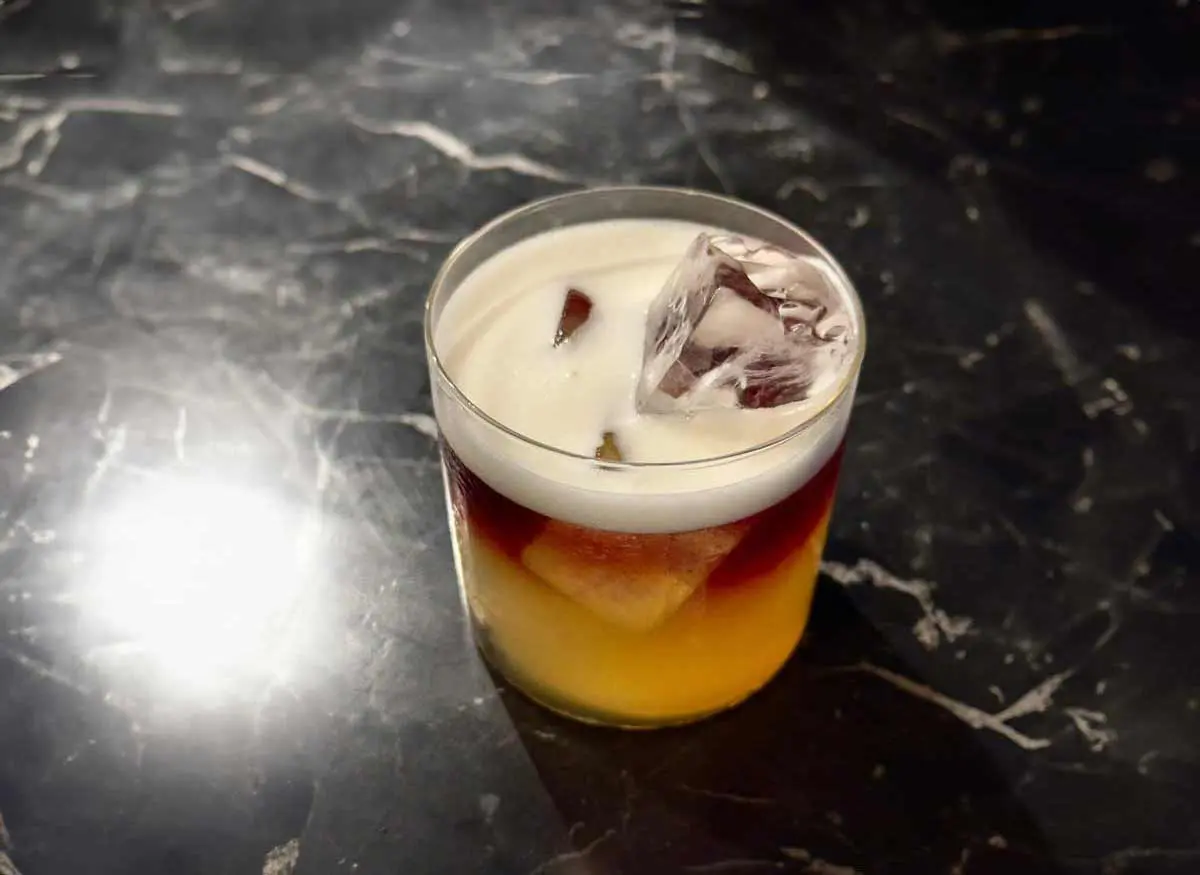 Il fascino discreto di Old Fashioned e del Whiskey Sour rivisitati da un grande barman