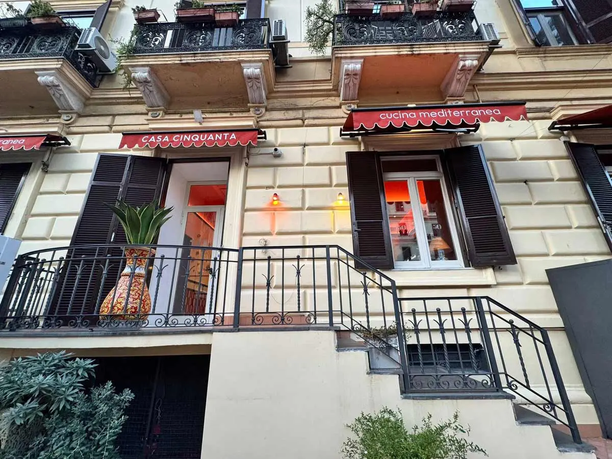 Come si mangia a Casa Cinquanta, la nuova trattoria della pizzeria 50 Kalò Come si mangia a Casa Cinquanta, la nuova trattoria della pizzeria 50 Kalò