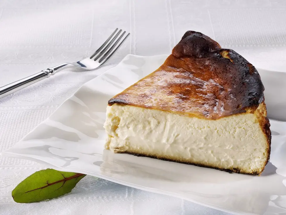 Perché la Spagna è ossessionata dalla cheesecake bruciata