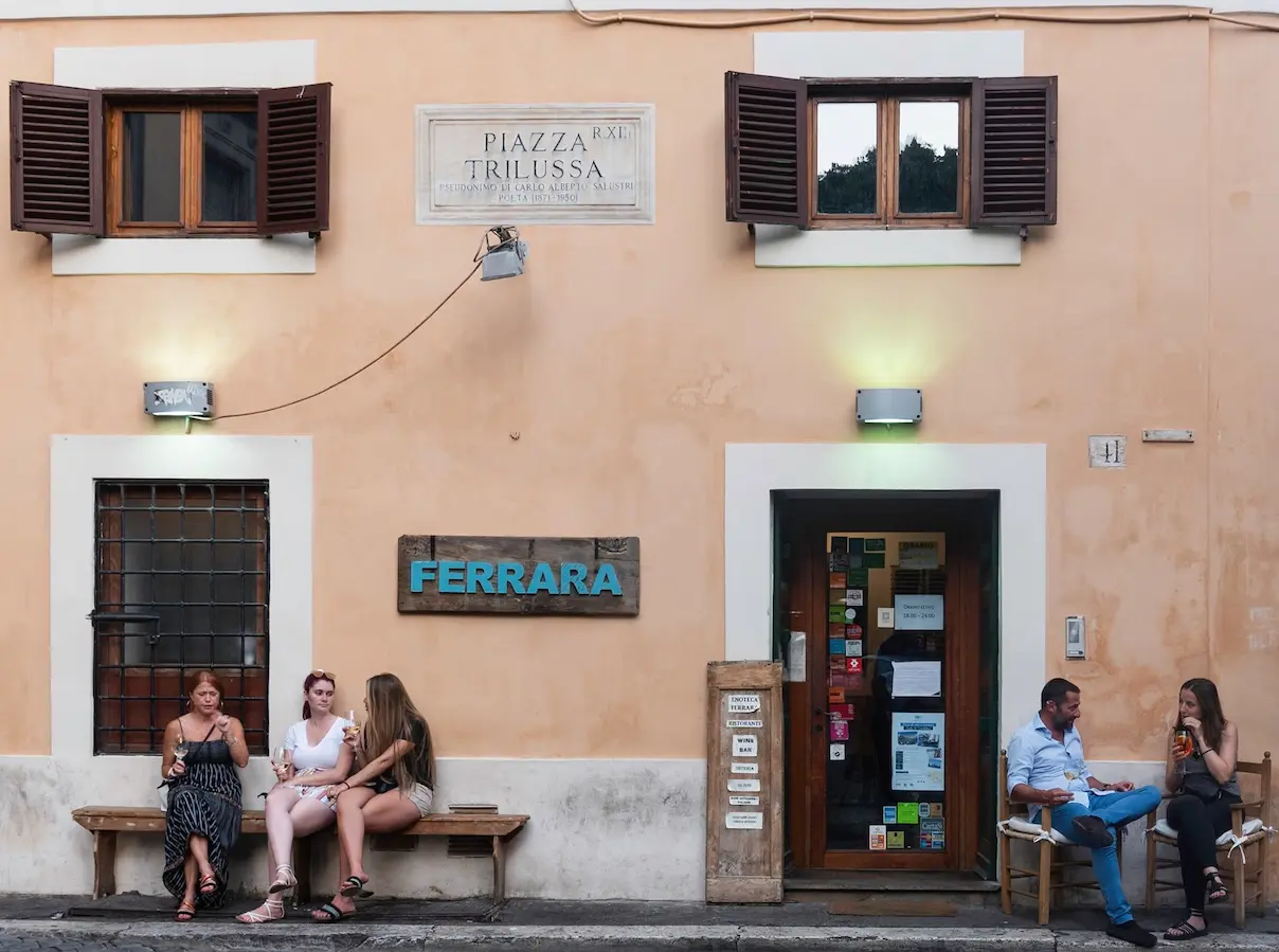Chiude lo storico ristorante di Trastevere dove Michela Murgia festeggiava il compleanno con Roberto Saviano