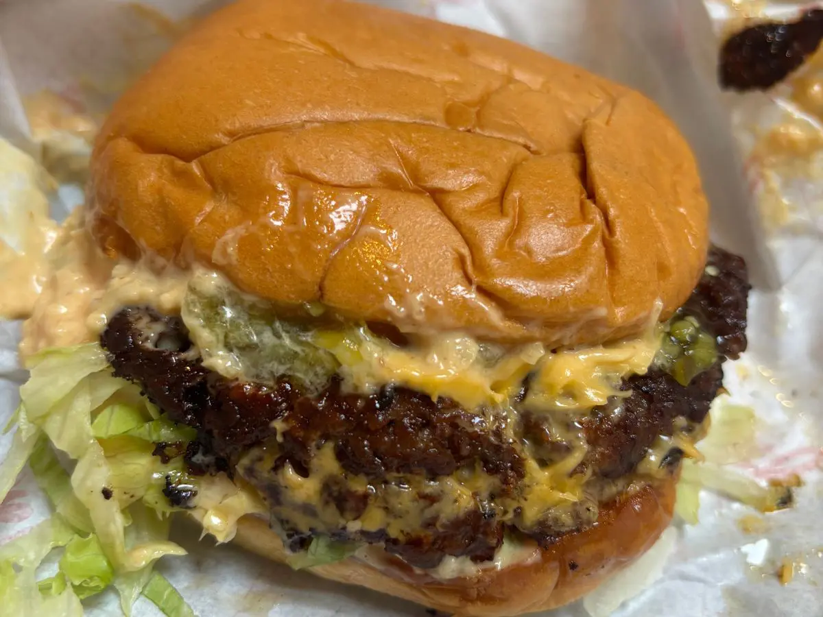 due ragazzi hanno aperto ad amsterdam un posto con smash burger pazzeschi
