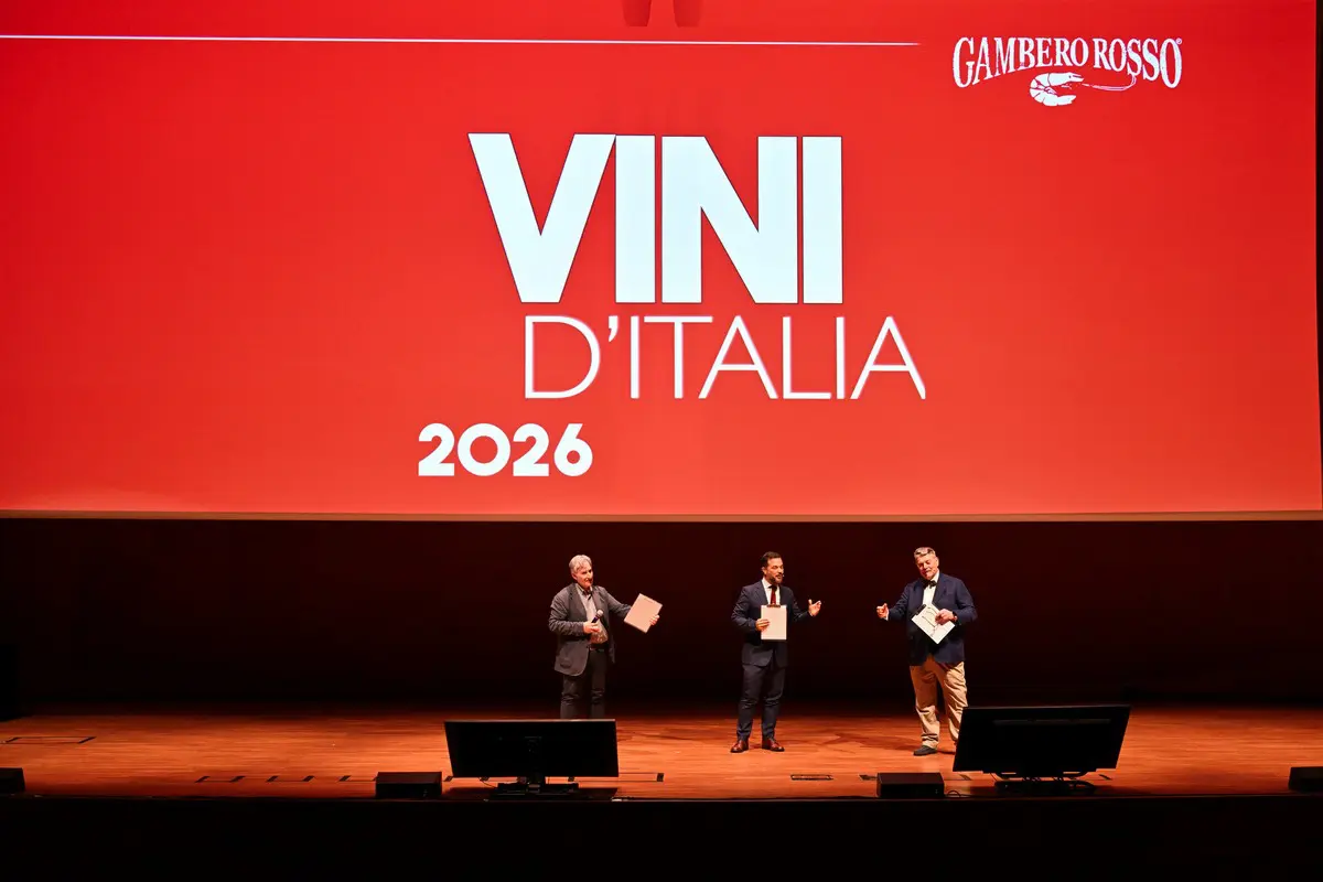 Colline Ciociare - menu- Capellini con emulsione di maggiorana, crioestrazione di peperone rosso e pizza rossa essiccata