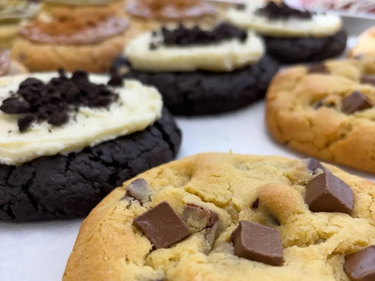 Perché tutti fanno la fila per assaggiare i cookies americani a Roma Perché tutti fanno la fila per assaggiare i cookies americani a Roma