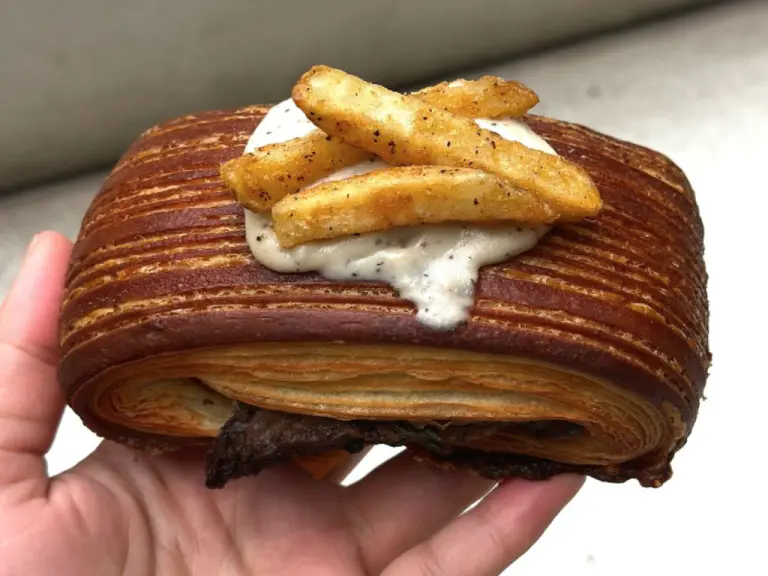 croissant steak frites