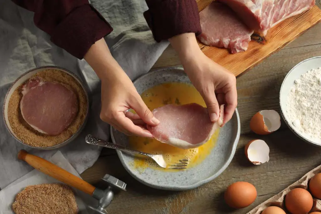 il tagliolino di calamaro flambato a crudo su un letto di humus di ceci. Palazzo BN