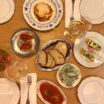 tavola imbandita di Osteria Leali a Salò
