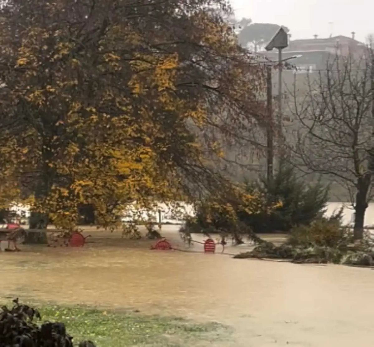 Esondato il fiume Judrio che circonda L'Argine a Vencò