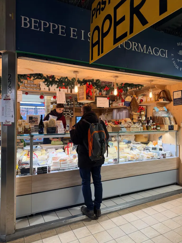 biscotto della fortuna aperto con biglietto