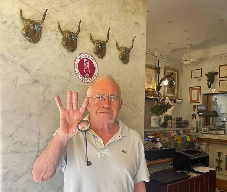 Annibale con chiave della bottega