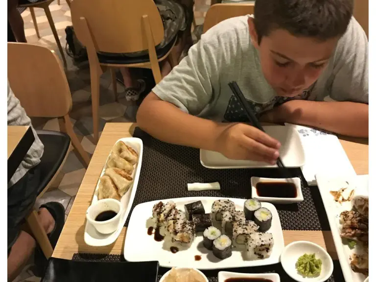 Elliot B. sushi 2017