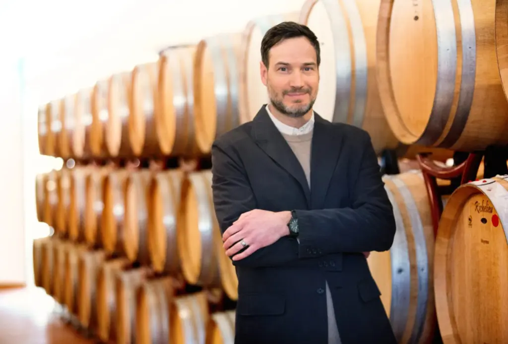 Morgan Sean McCrum enologo californiano che dirige l'azienda lucana Re Manfredi
