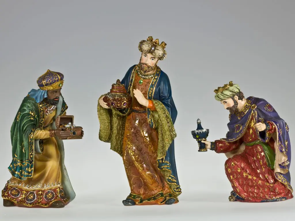 re magi portano doni