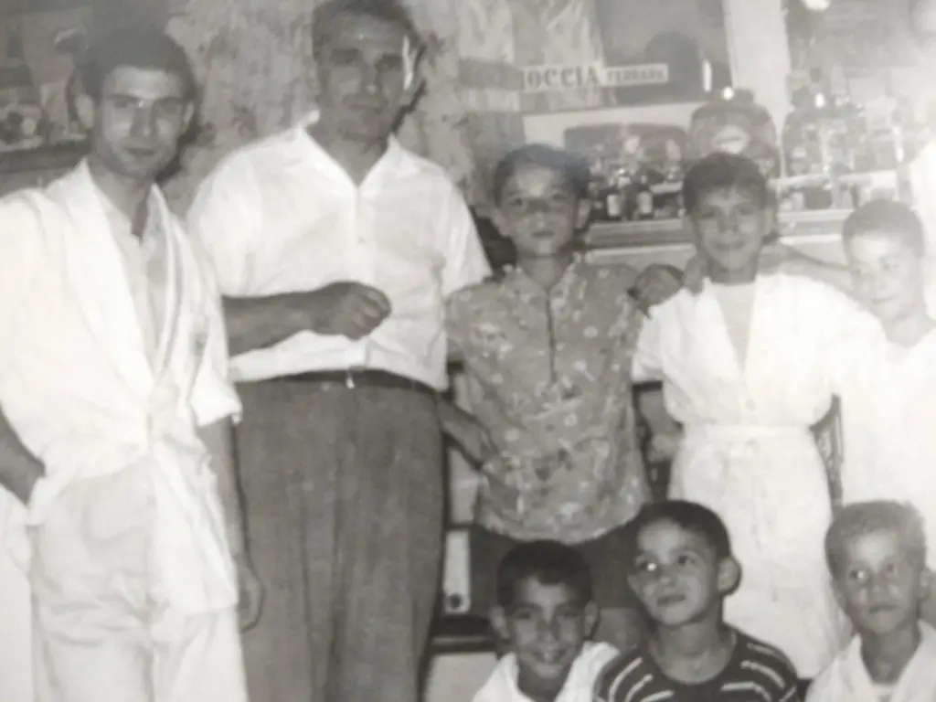 La famiglia Di Nunno ai tempi del bar SantAngelo