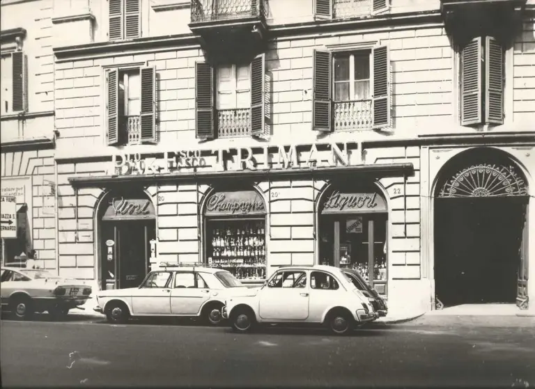 Esterno dell'enoteca Trimani in un foto d'epoca