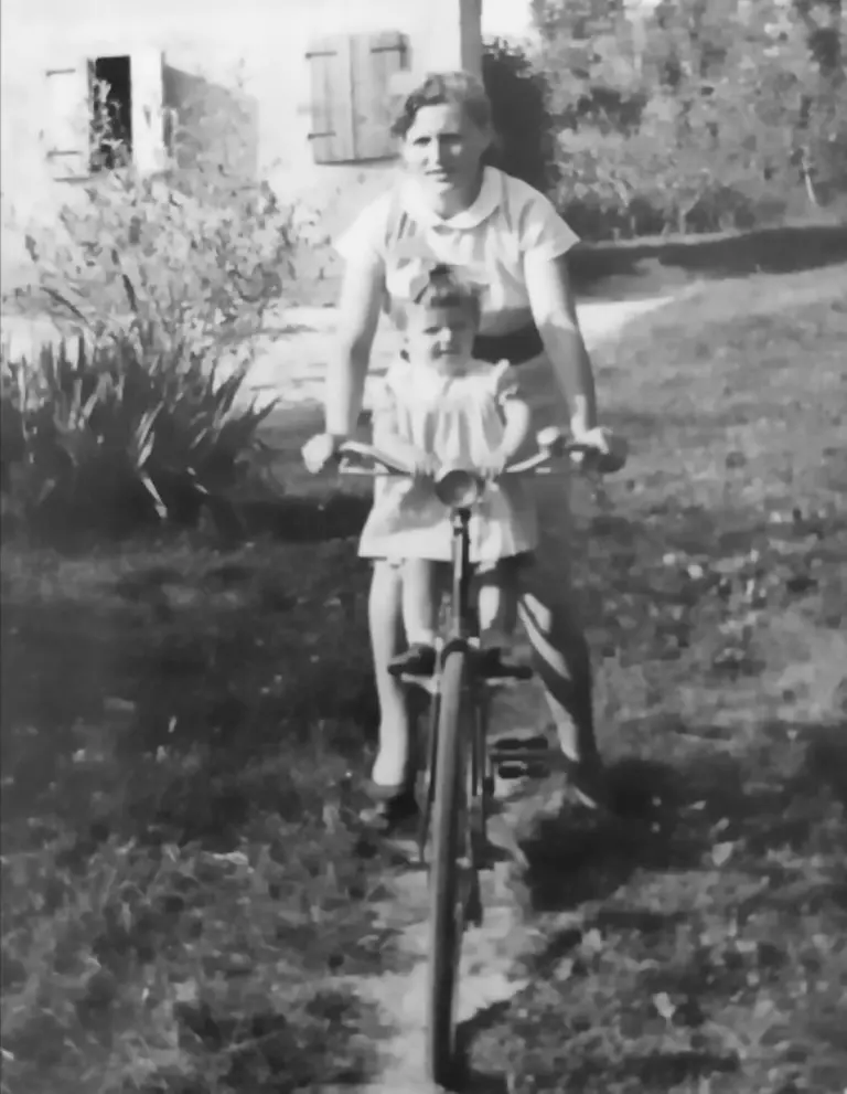 Nonna Angelina sulla bici