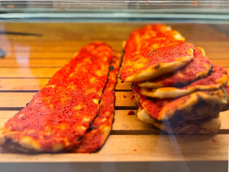 pizza rossa forno Nebbia a Montagnola