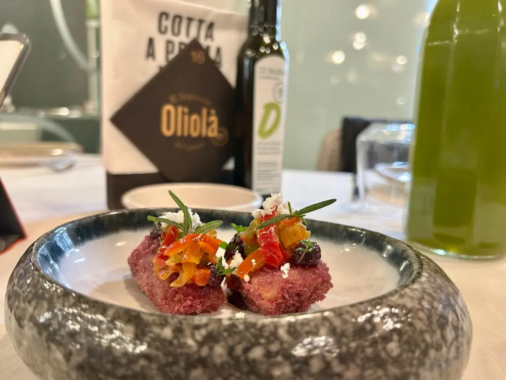 La crocchetta di baccalà con pric o prac di Sergio Frizzale servita da Oliolà a Bisceglie (Bt)