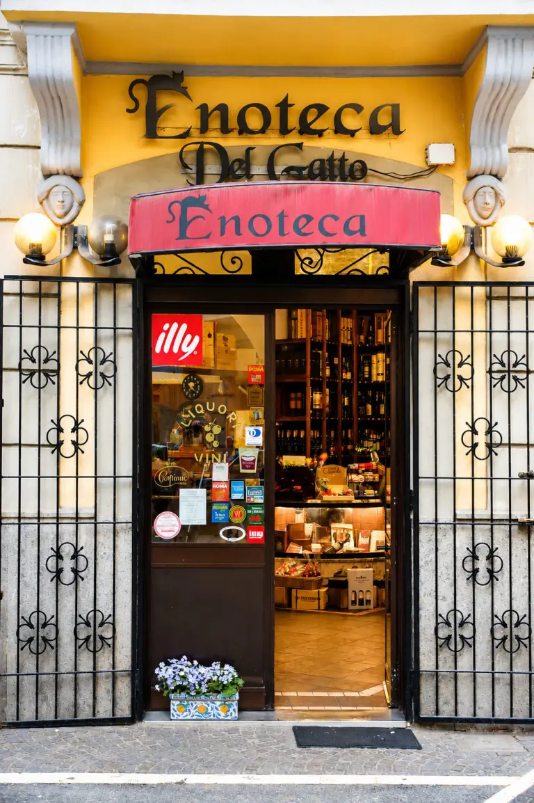 Enoteca De Gatto a Anzio, la facciata
