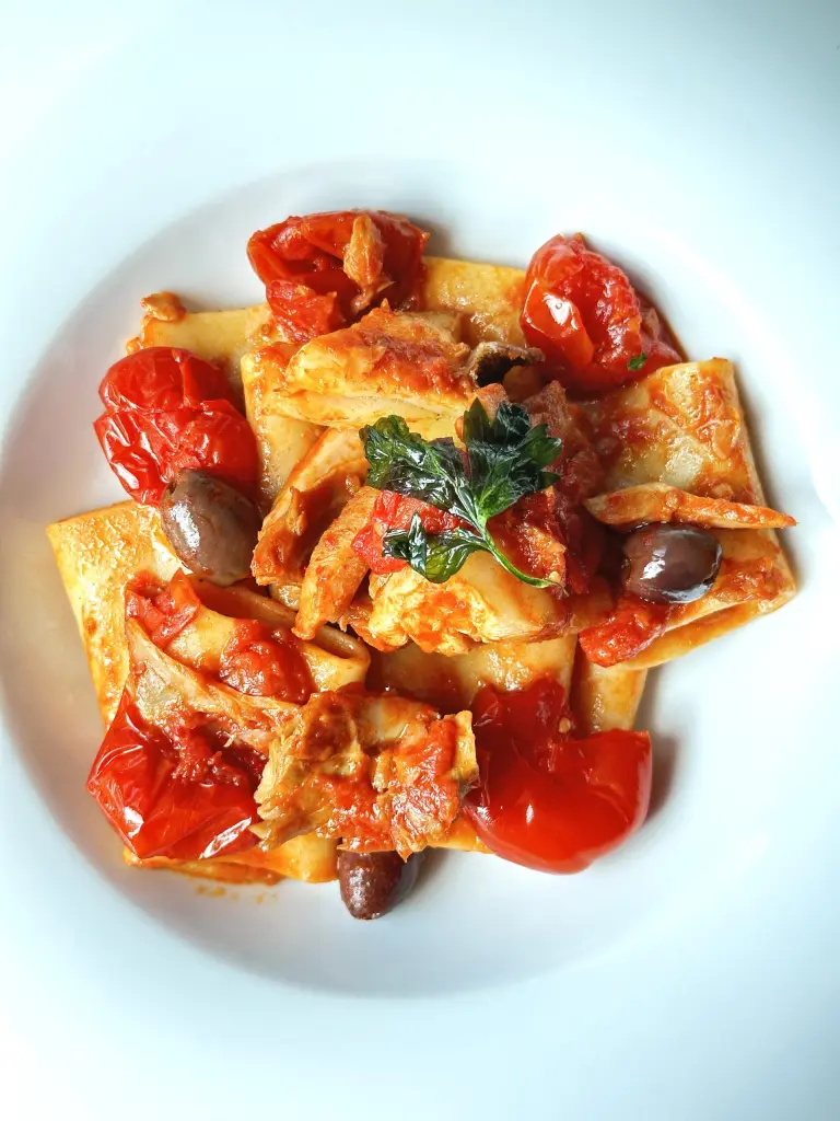 Paccheri allo stoccafisso e pomodorino del Vesuvio