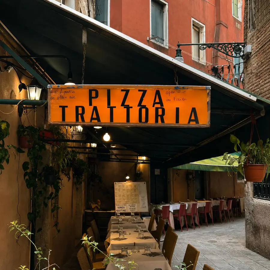font populista - pizza trattoria venezia