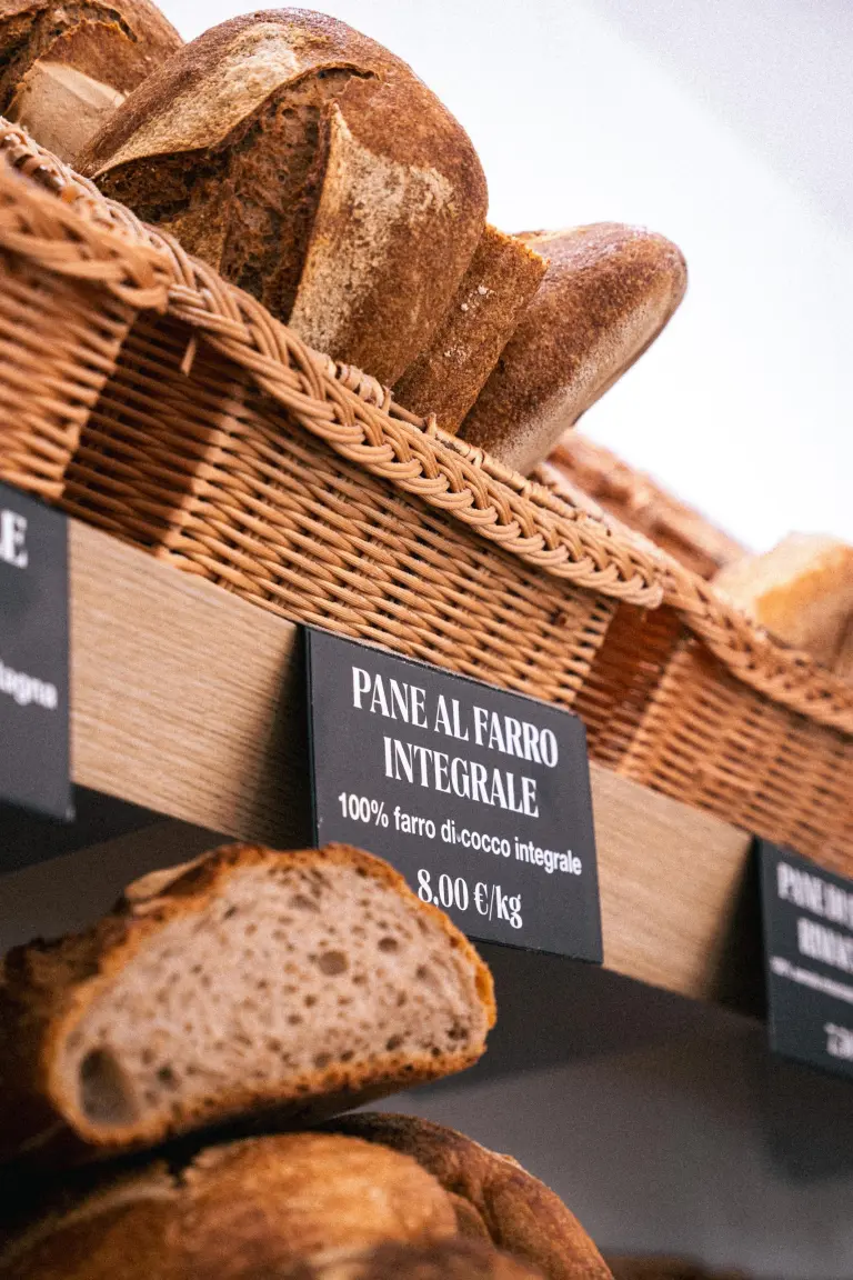 Cestini di pane al Forno di Lambrate a Milano
