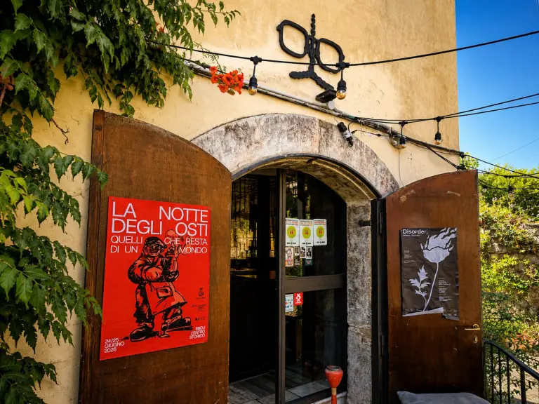 Ingresso di Alberto : Ritrovo a Eboli