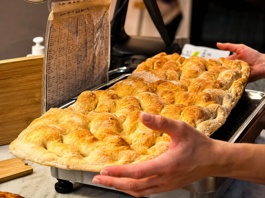 La pizza bianca del Forno di Lambrate a Milano