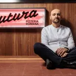 Luca Pezzetta con una pizza romana nel locale Futura a Milano