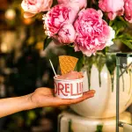 Gelato artigianale e bouquet di fiori nella gelateria Fiorellina di Terlizzi
